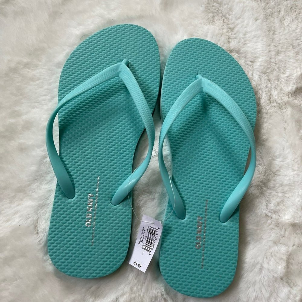 Nwt old navy Flip-Flops